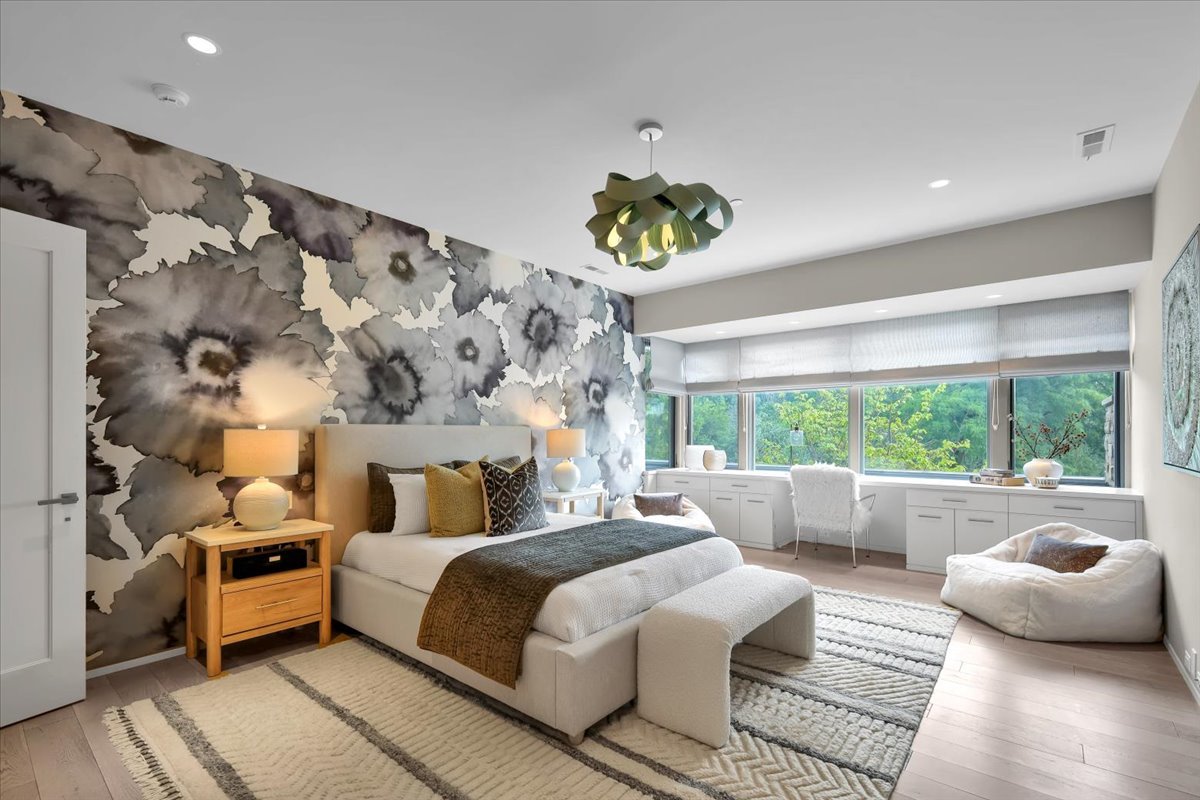 412 Fox Trail Court, Oak Brook, IL 60523