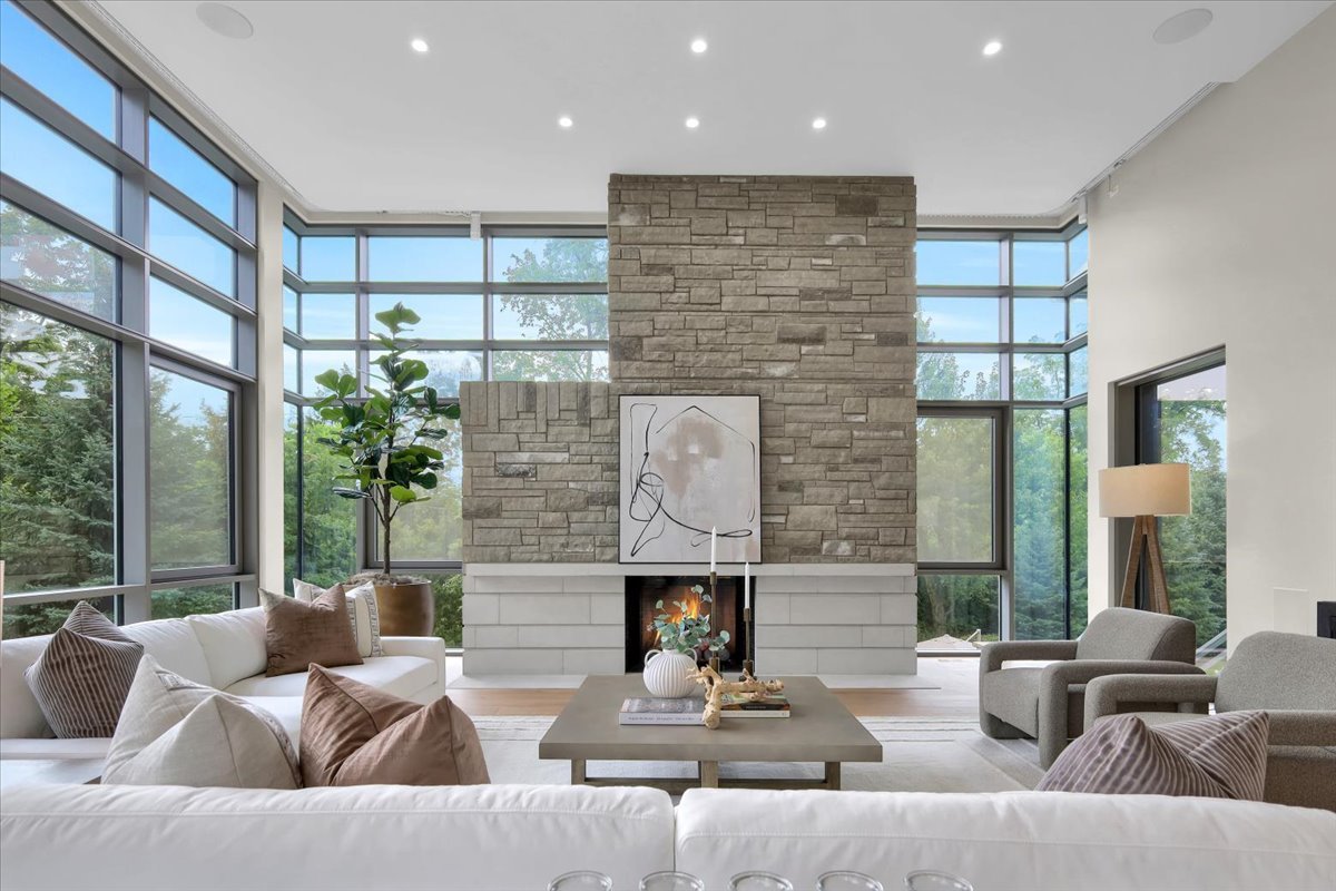 412 Fox Trail Court, Oak Brook, IL 60523