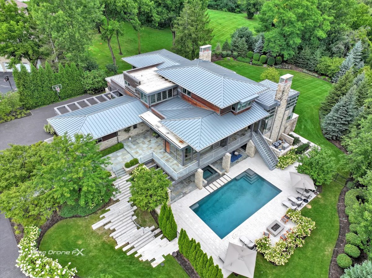 412 Fox Trail Court, Oak Brook, IL 60523