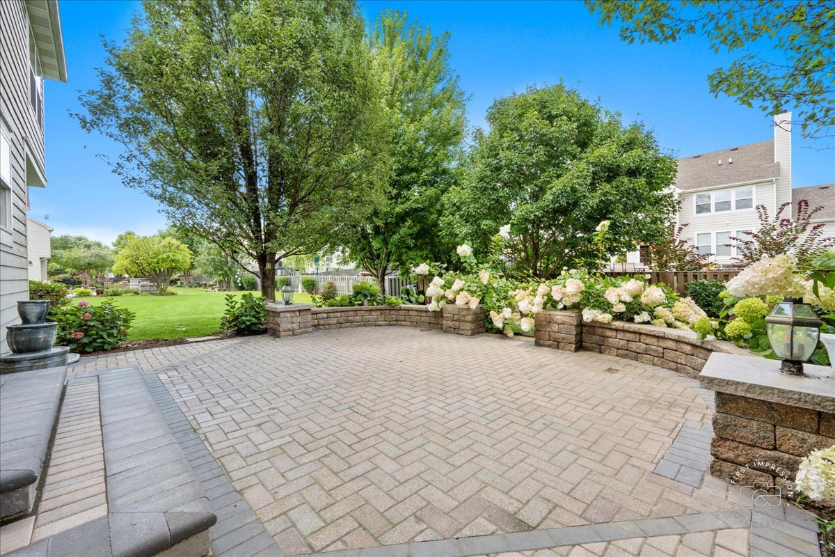 300 Monument Road, Elgin, IL 60124