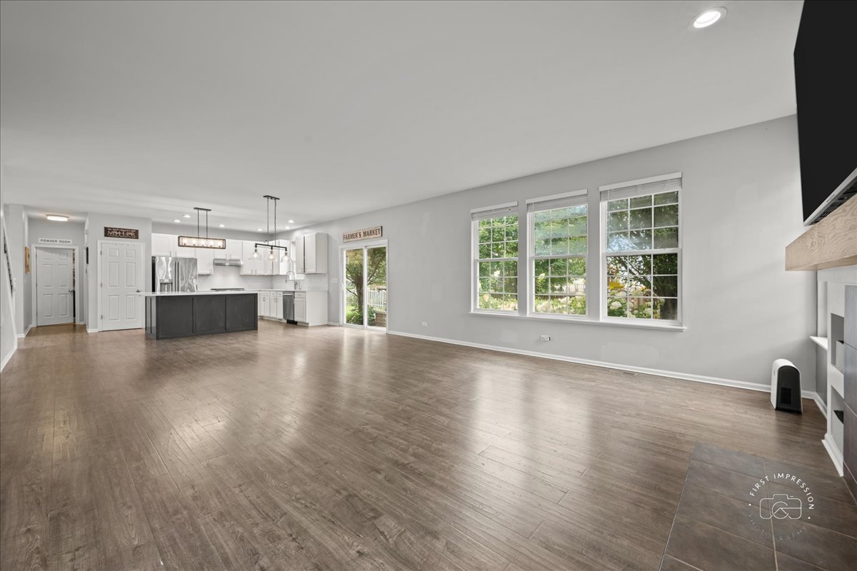 300 Monument Road, Elgin, IL 60124