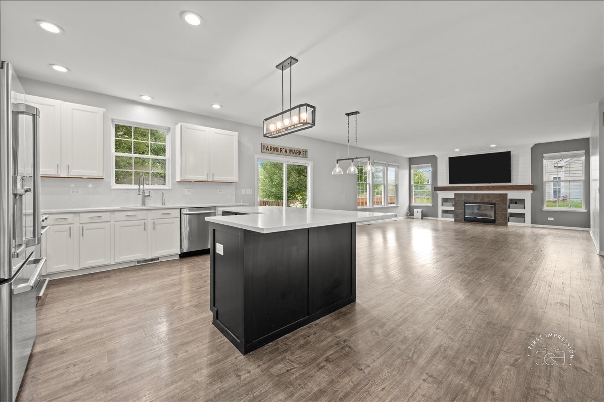 300 Monument Road, Elgin, IL 60124