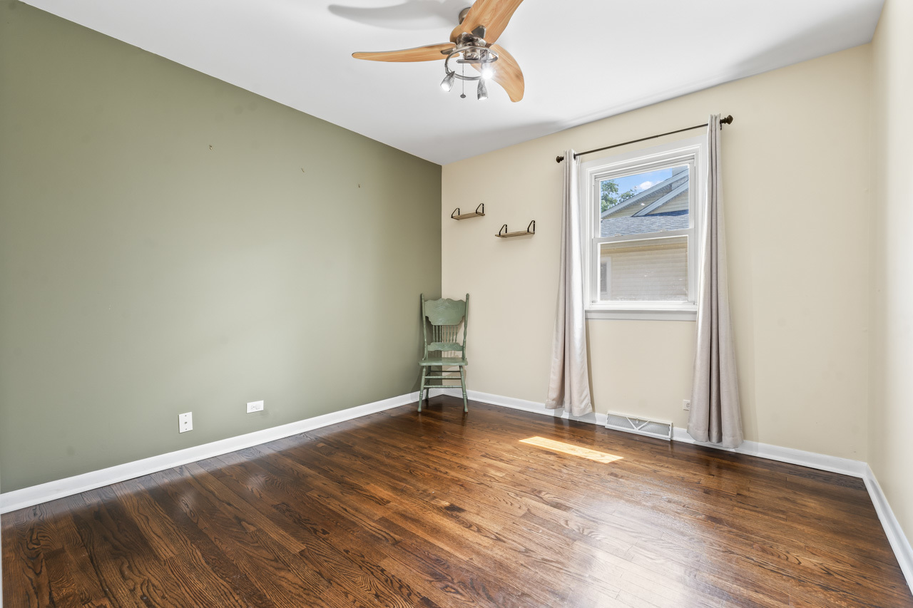 22W351 Birchwood Drive, Glen Ellyn, IL 60137