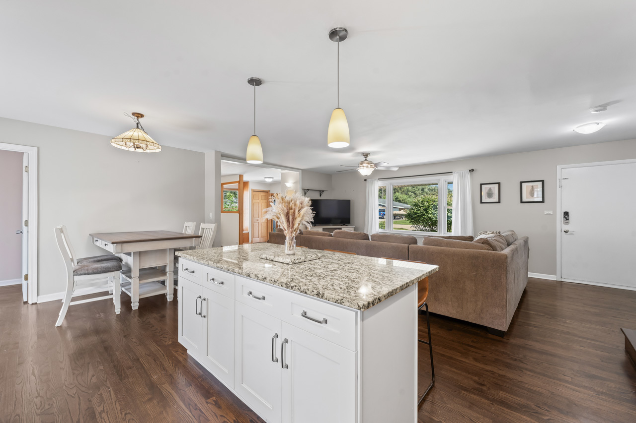 22W351 Birchwood Drive, Glen Ellyn, IL 60137