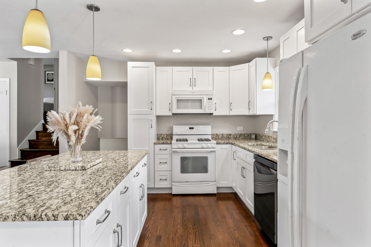 22W351 Birchwood Drive, Glen Ellyn, IL 60137