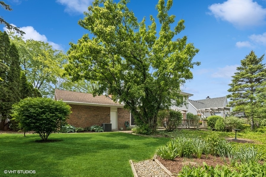 6531 Deerpath Court, Lisle, IL 60532
