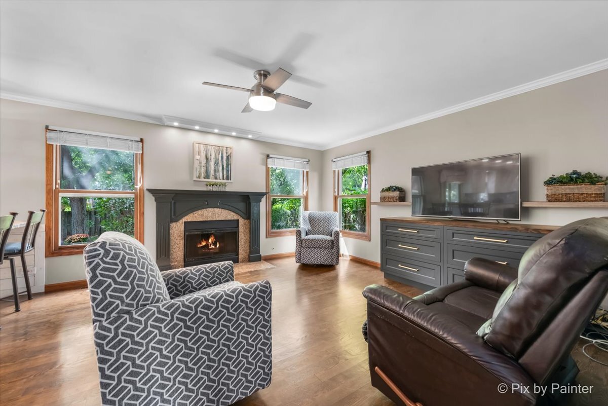 1433 Woodscreek Circle, Crystal Lake, IL 60014
