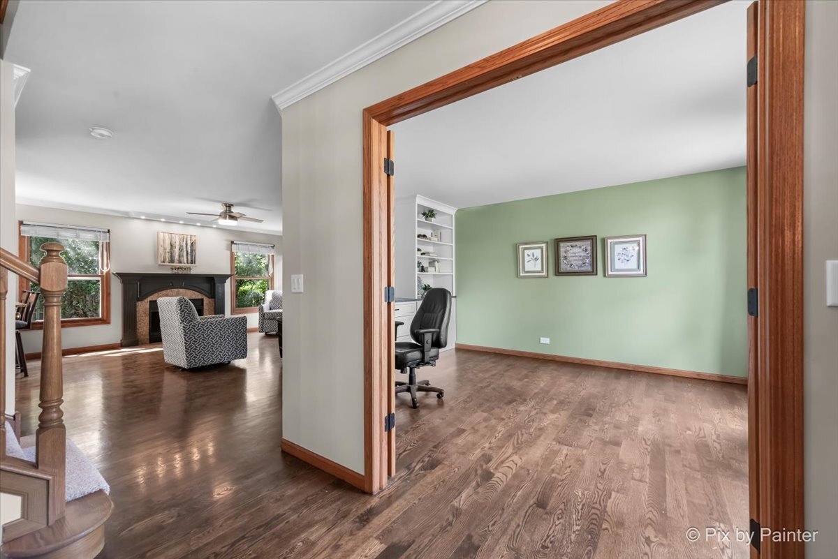 1433 Woodscreek Circle, Crystal Lake, IL 60014