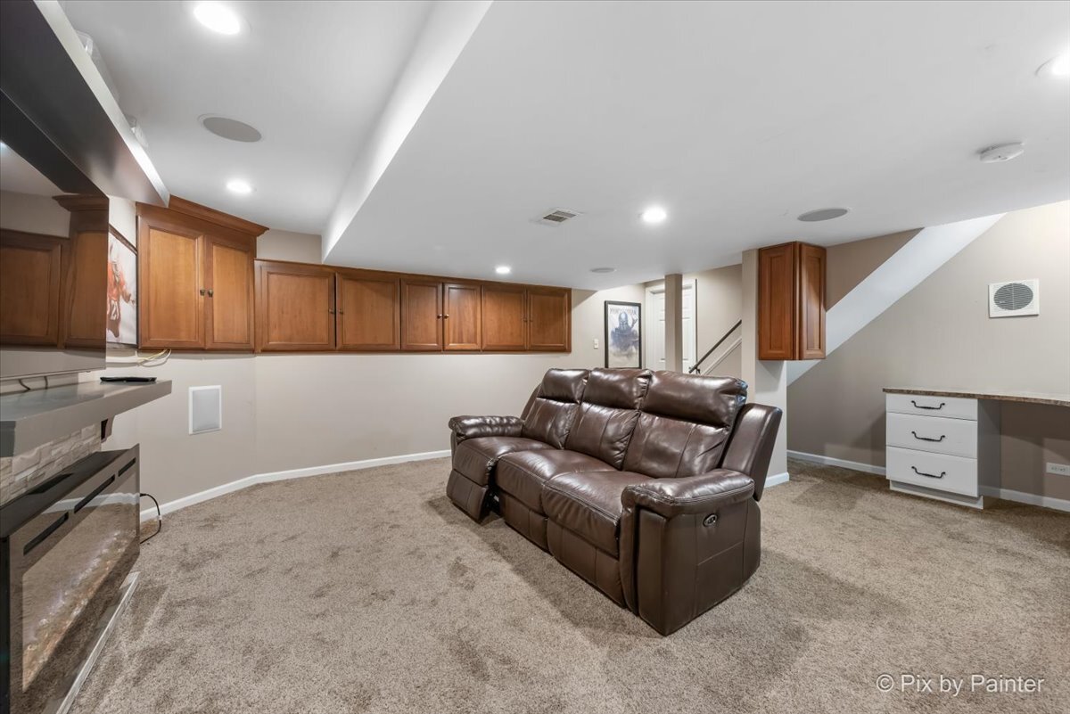 1433 Woodscreek Circle, Crystal Lake, IL 60014