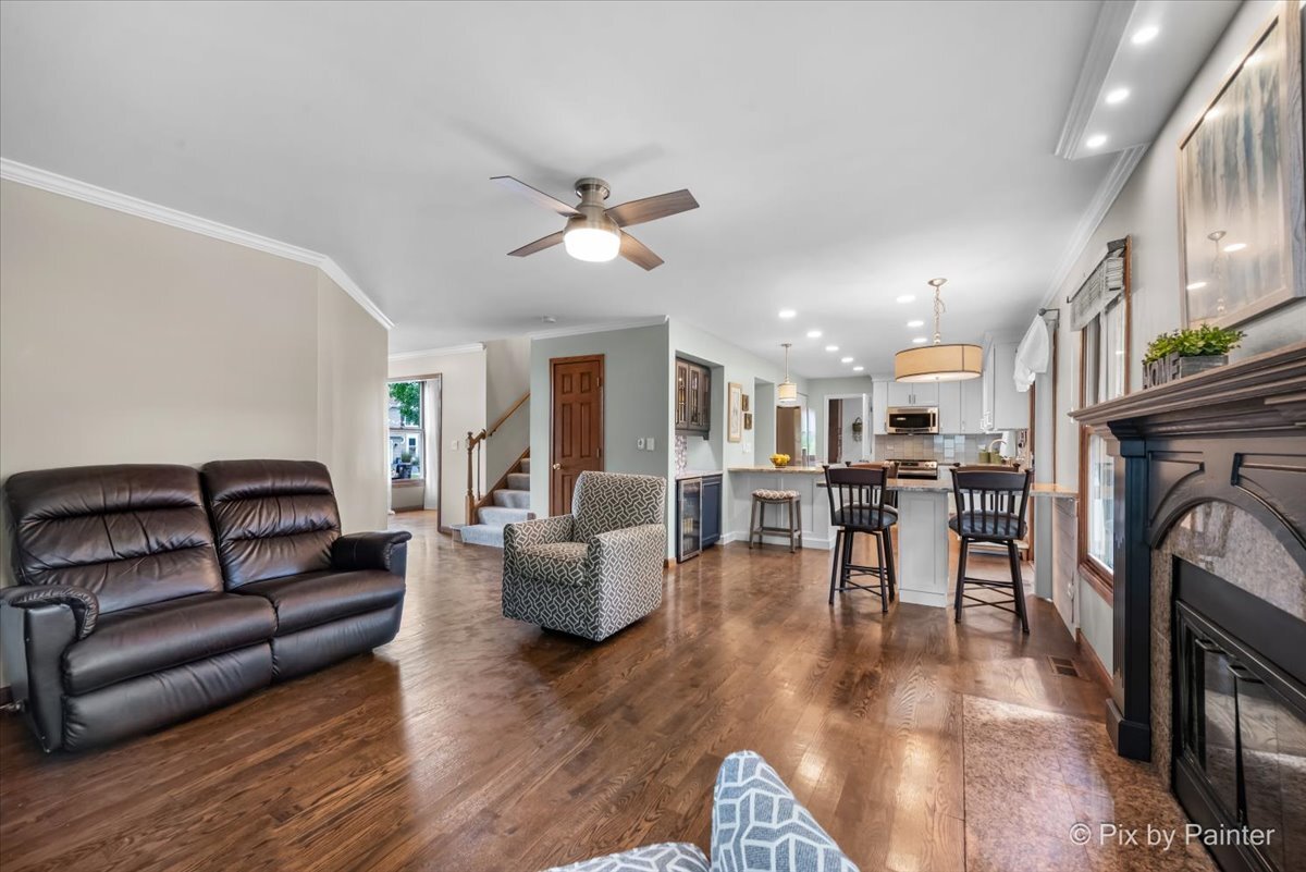 1433 Woodscreek Circle, Crystal Lake, IL 60014