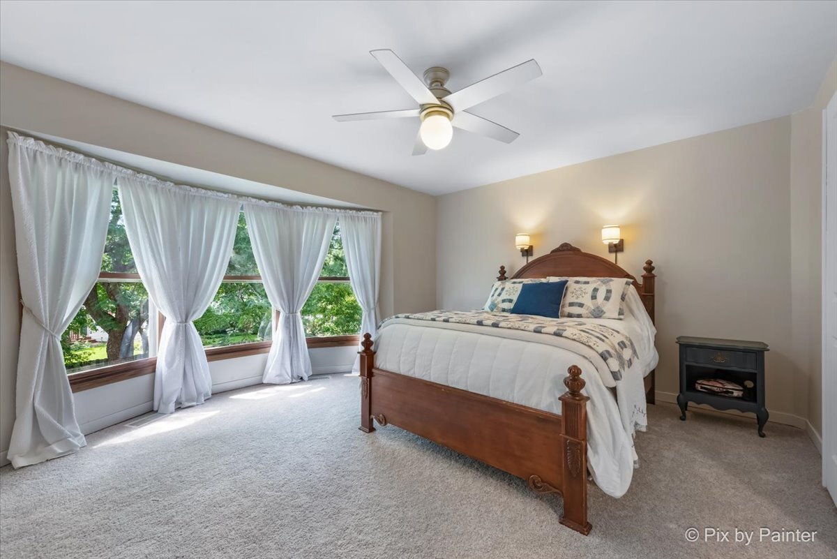 1433 Woodscreek Circle, Crystal Lake, IL 60014