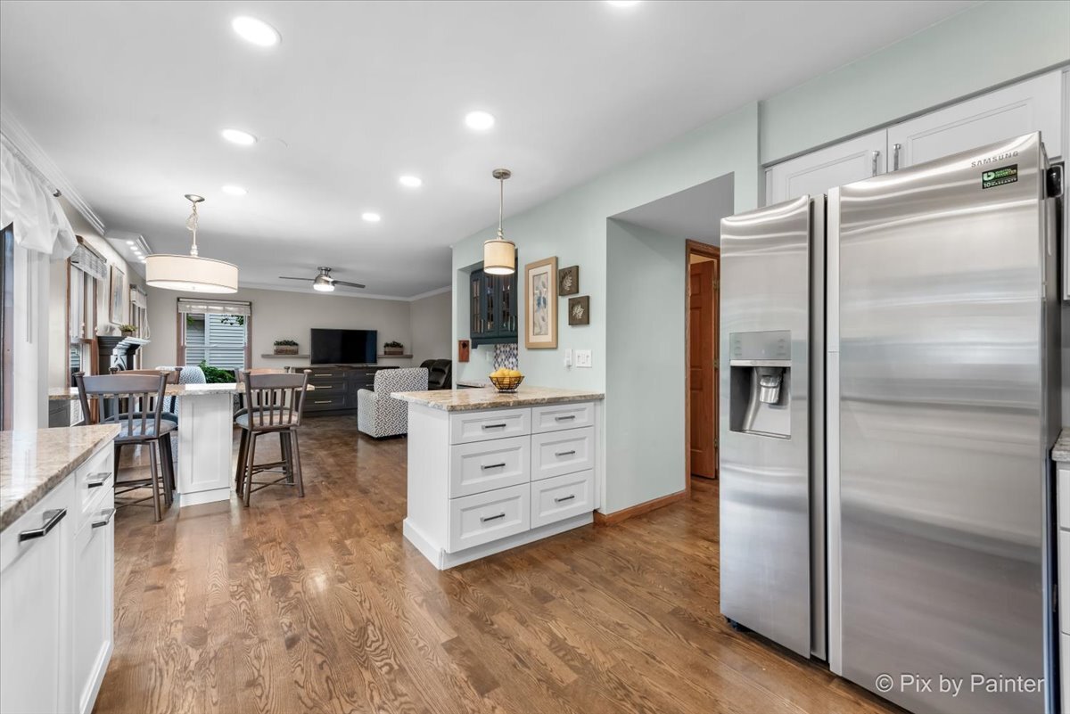 1433 Woodscreek Circle, Crystal Lake, IL 60014