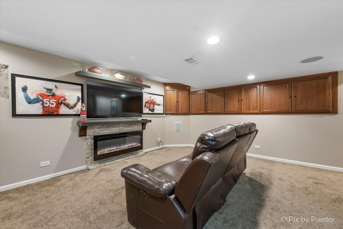 1433 Woodscreek Circle, Crystal Lake, IL 60014