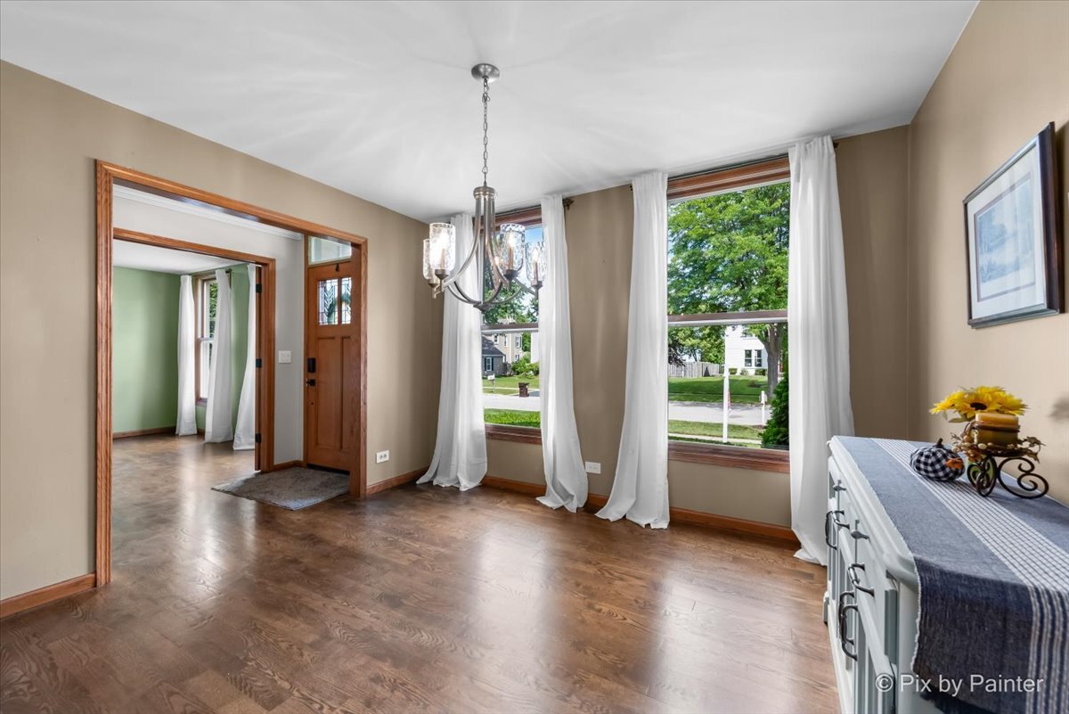 1433 Woodscreek Circle, Crystal Lake, IL 60014