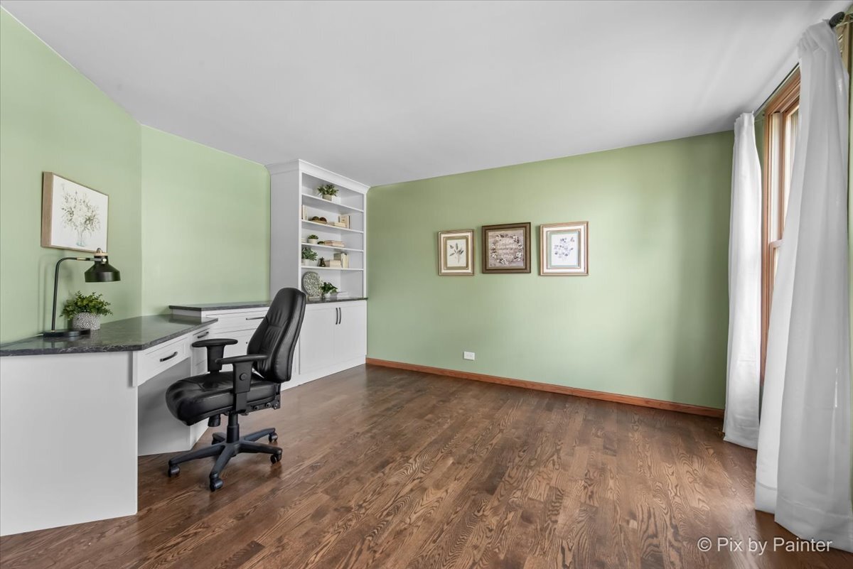 1433 Woodscreek Circle, Crystal Lake, IL 60014
