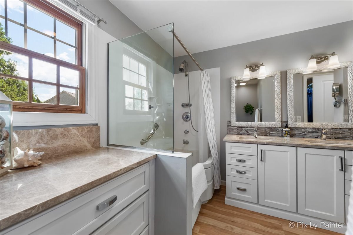 1433 Woodscreek Circle, Crystal Lake, IL 60014
