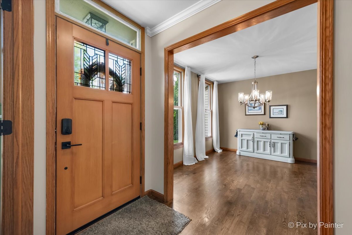 1433 Woodscreek Circle, Crystal Lake, IL 60014