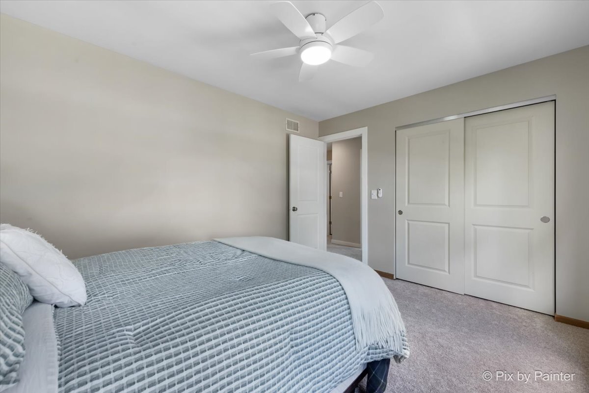1433 Woodscreek Circle, Crystal Lake, IL 60014
