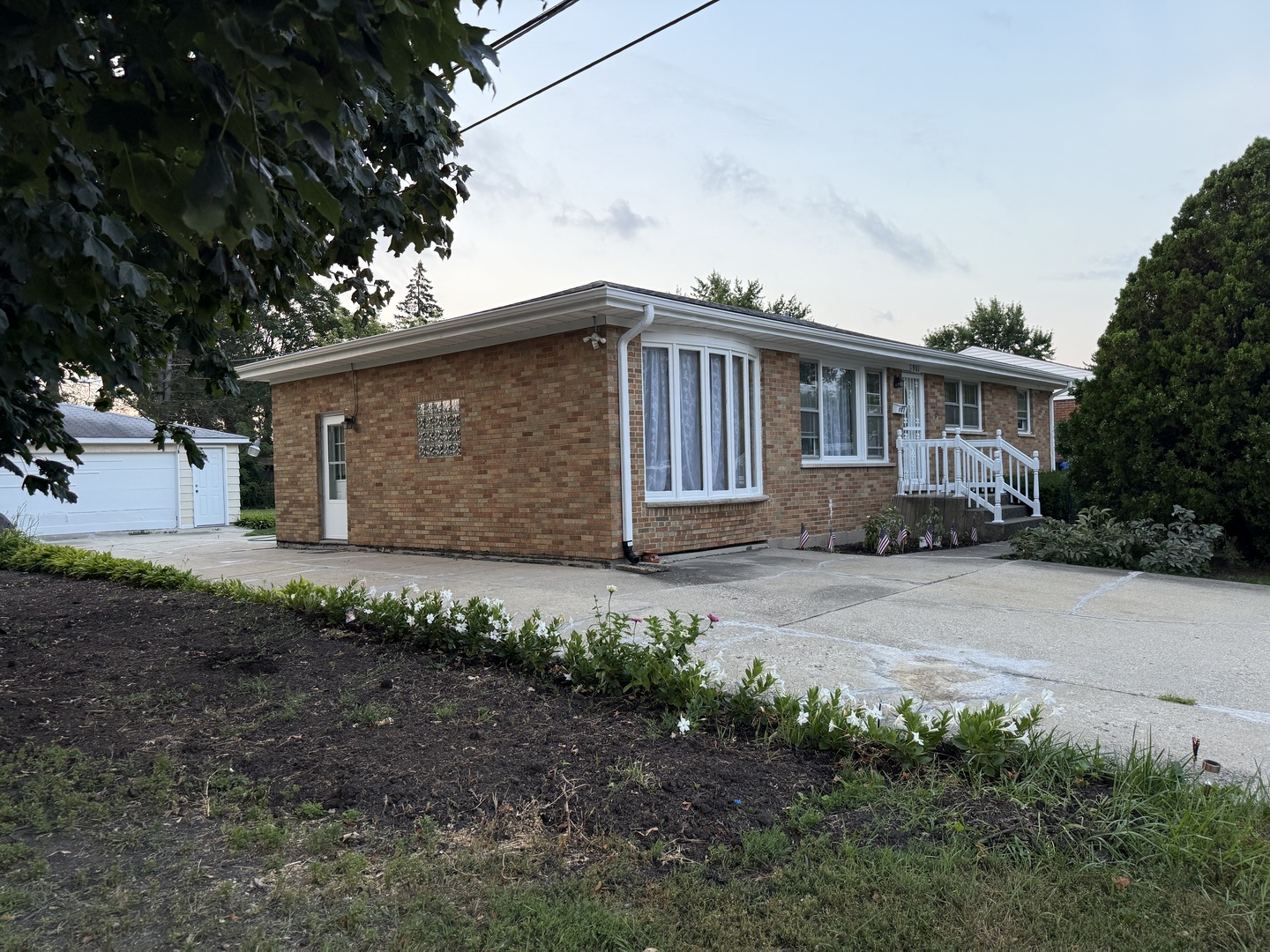 901 S Can Dota Avenue, Mount Prospect, IL 60056
