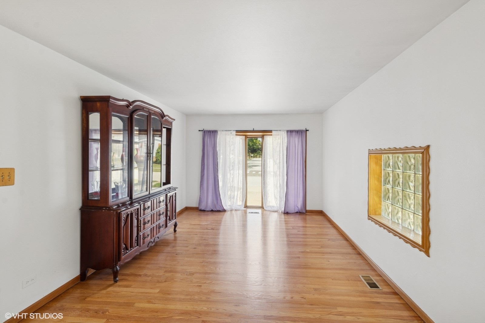901 S Can Dota Avenue, Mount Prospect, IL 60056