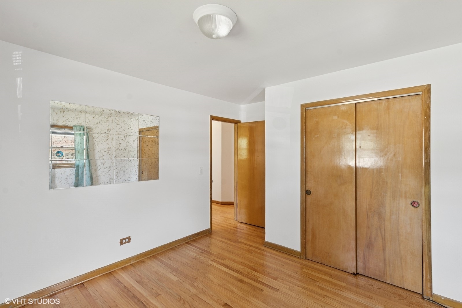 901 S Can Dota Avenue, Mount Prospect, IL 60056