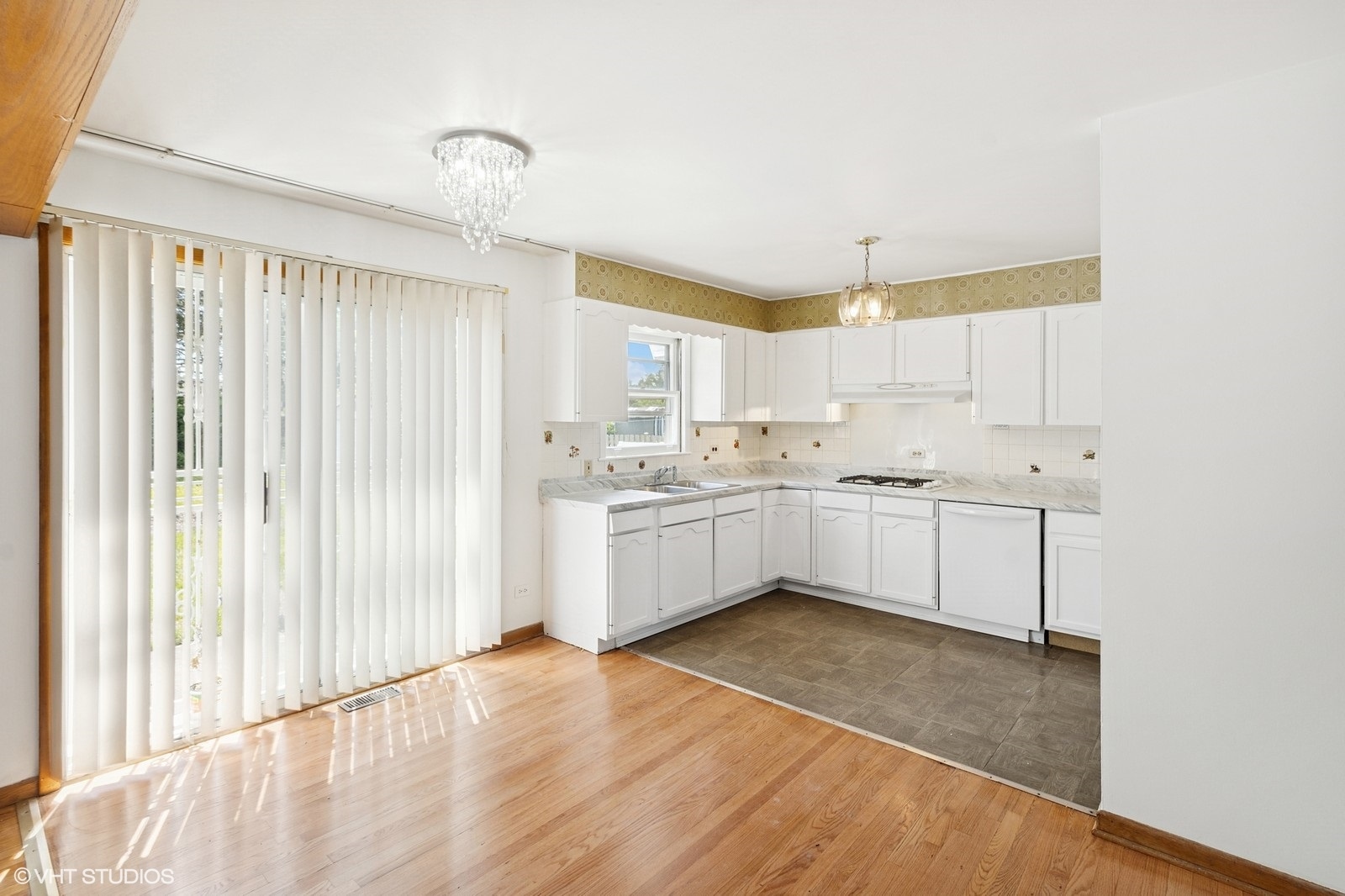 901 S Can Dota Avenue, Mount Prospect, IL 60056