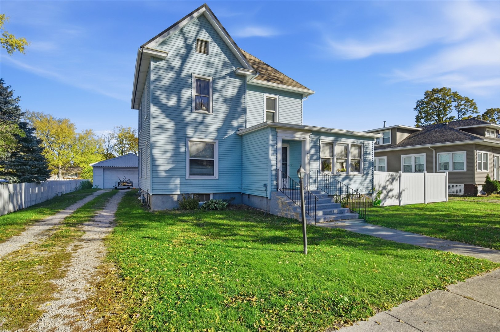 208 N Jackson Street, Flanagan, IL 61740