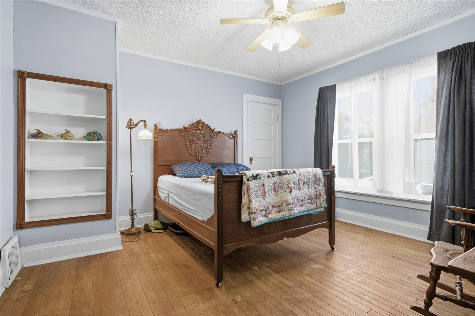 208 N Jackson Street, Flanagan, IL 61740