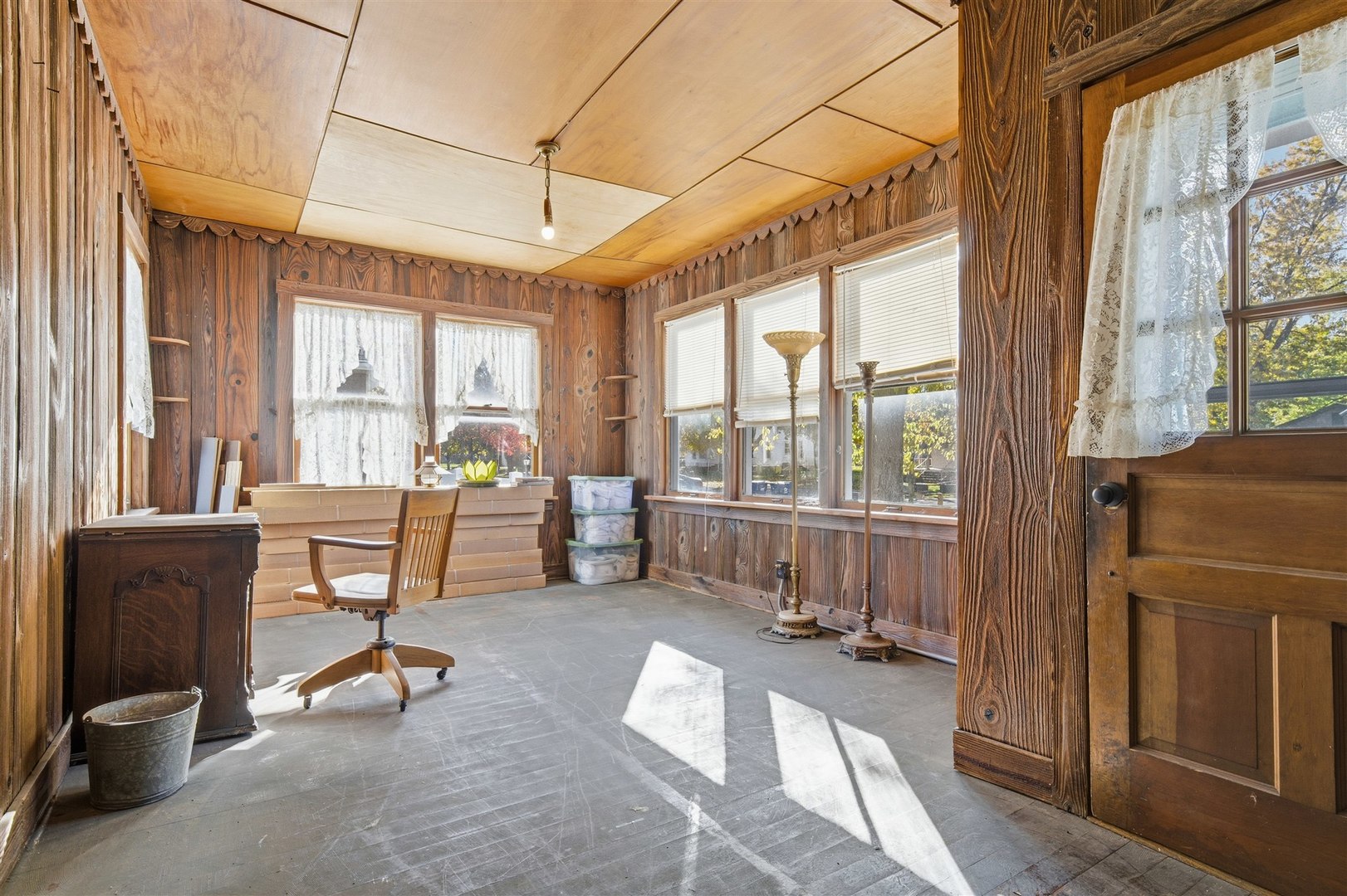 208 N Jackson Street, Flanagan, IL 61740