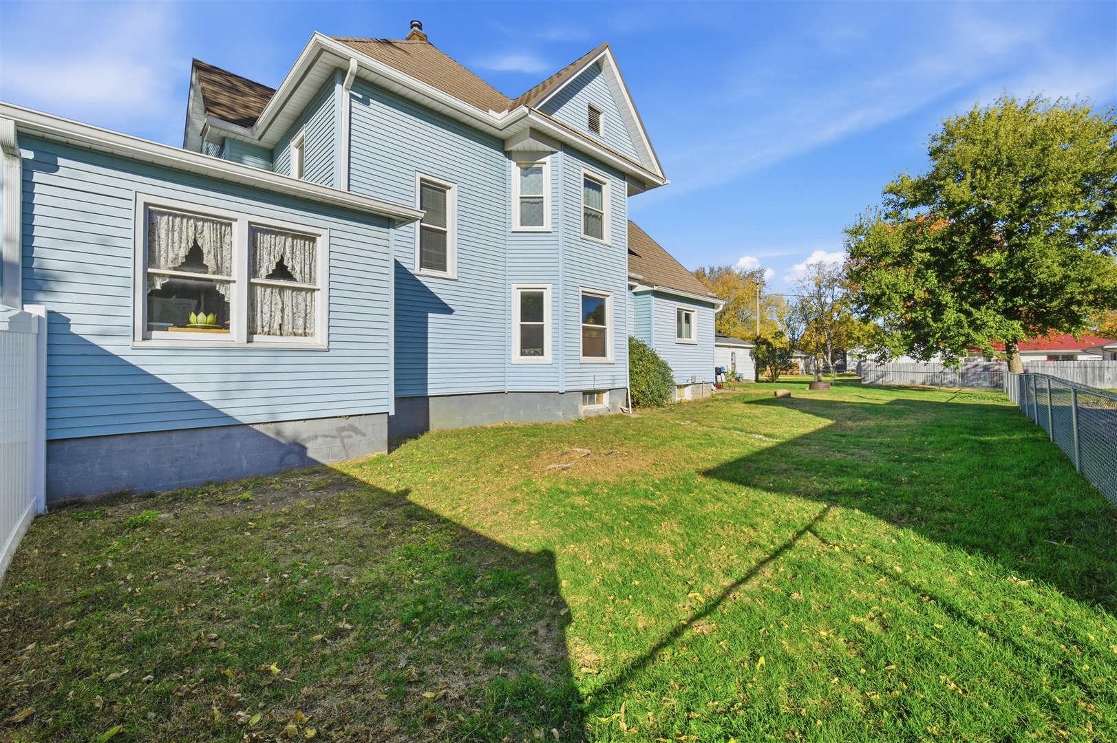 208 N Jackson Street, Flanagan, IL 61740