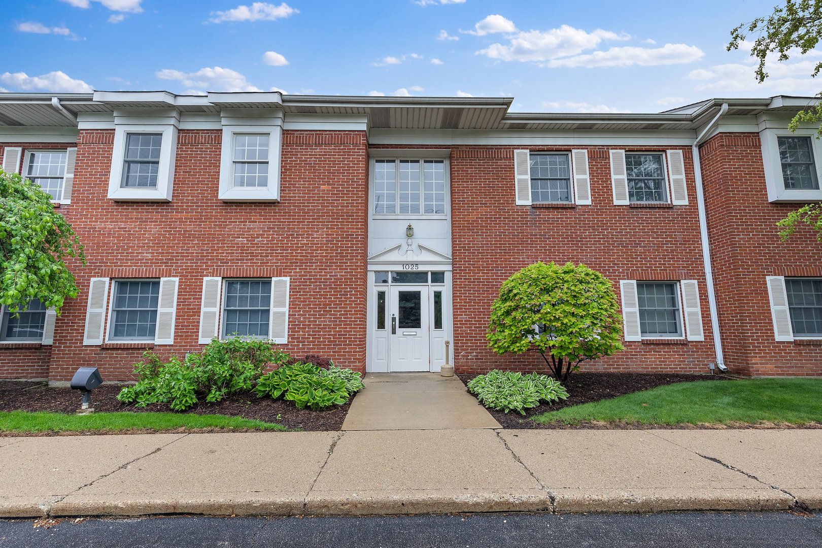 1025 W Wise Road #200, Schaumburg, IL 60193