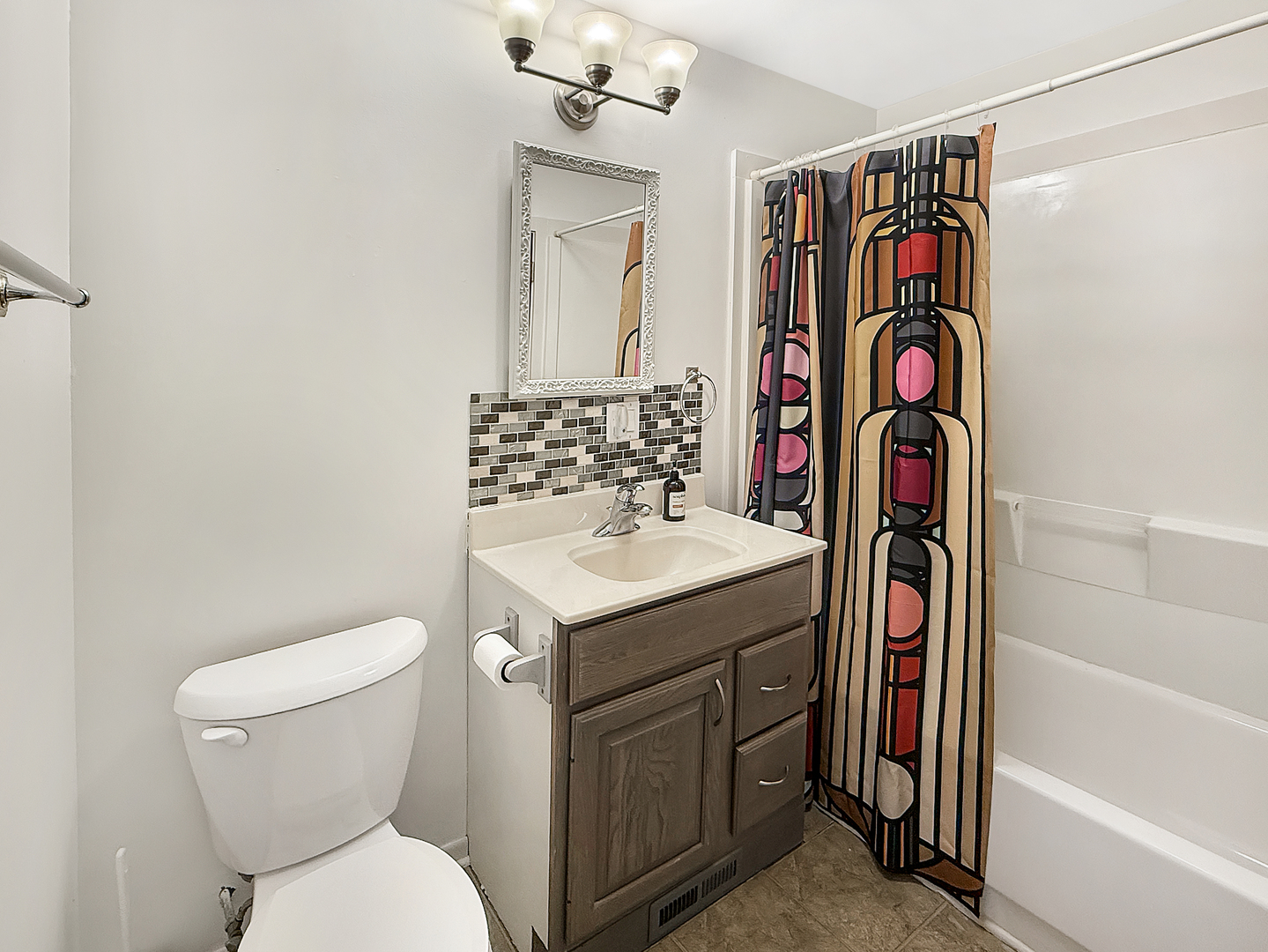 5207 Fountain Lane, McHenry, IL 60050
