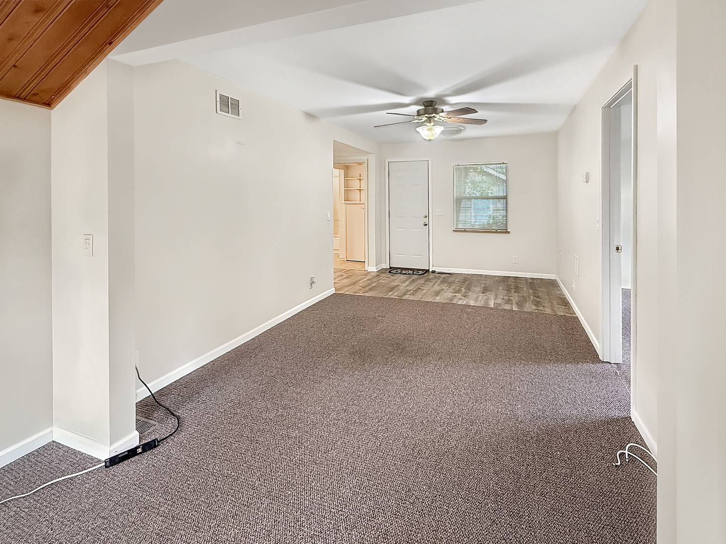 5207 Fountain Lane, McHenry, IL 60050