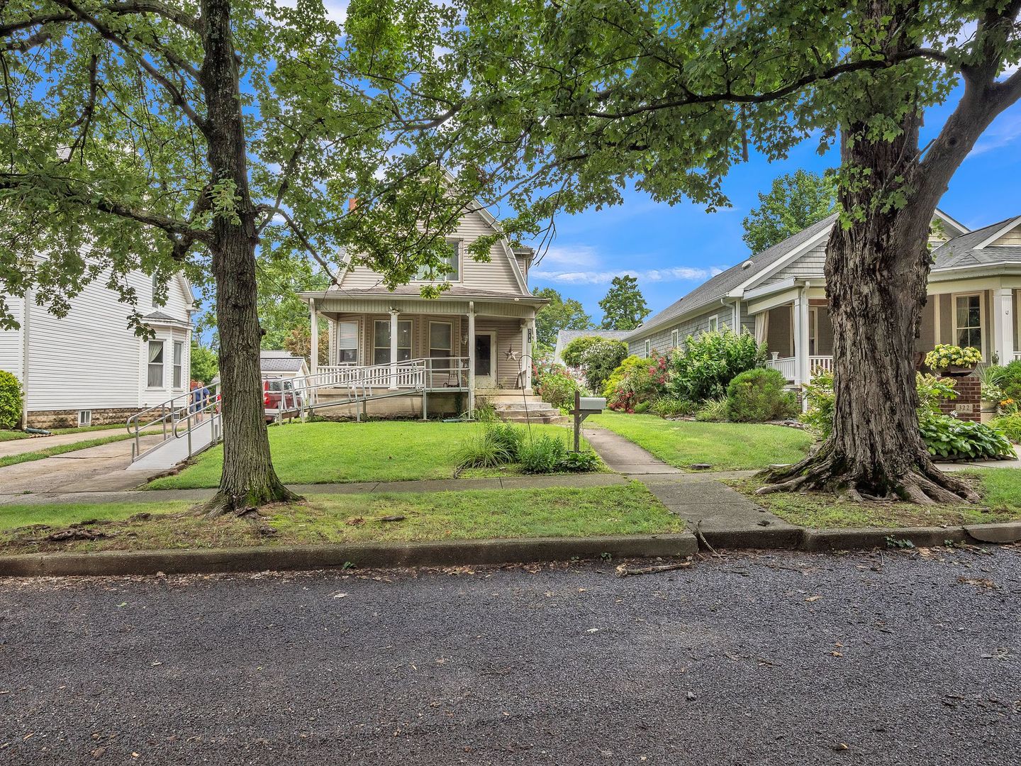 318 E 1st Street, Mount Carmel, IL 62863