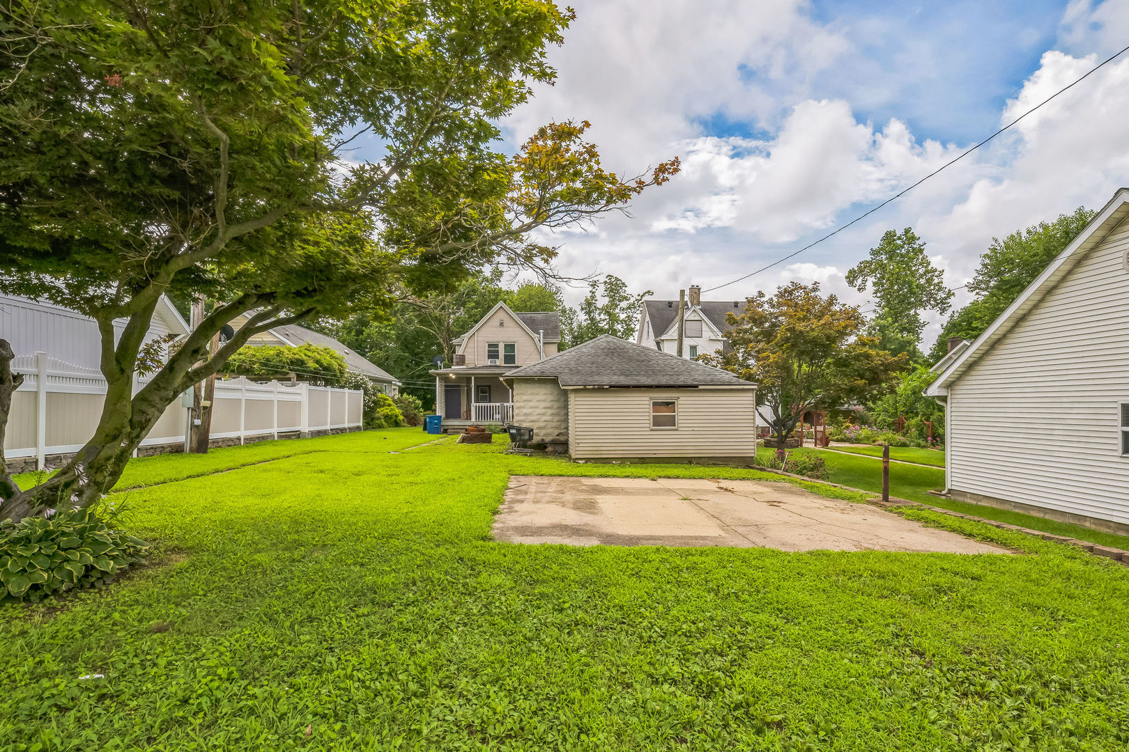 318 E 1st Street, Mount Carmel, IL 62863