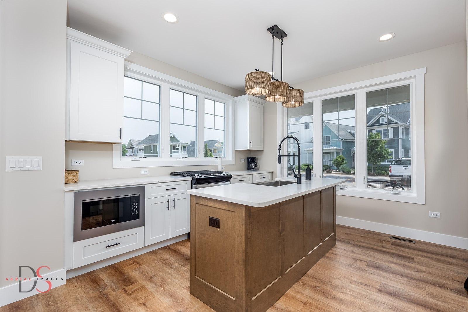 208 Leeward Way, Ottawa, IL 61350