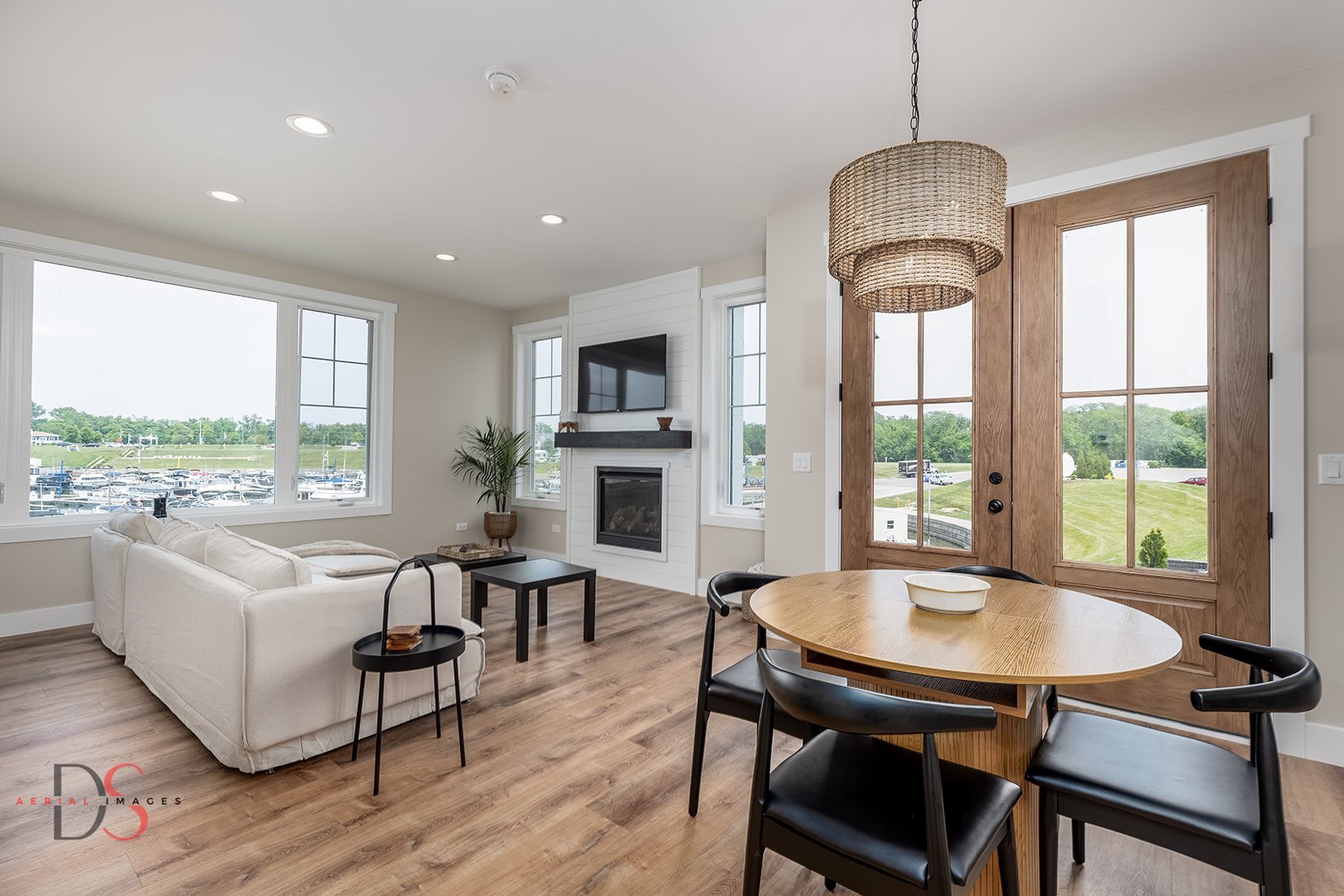 208 Leeward Way, Ottawa, IL 61350