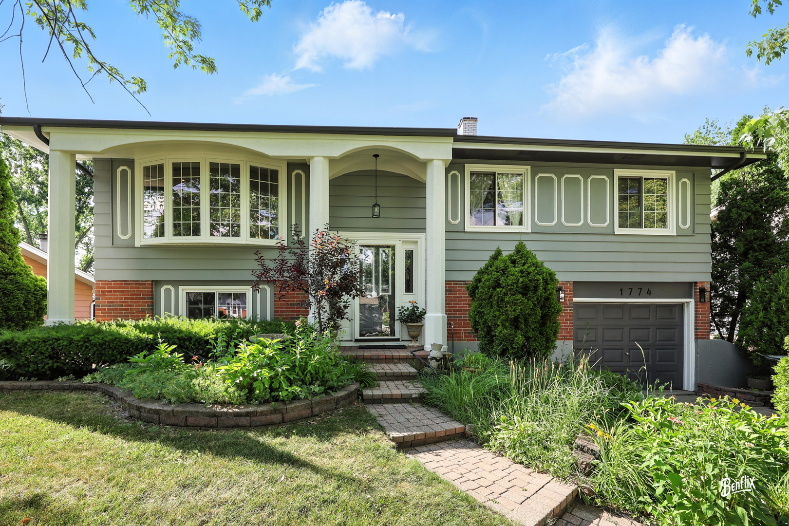 1774 Glen Lake Road, Hoffman Estates, IL 60169