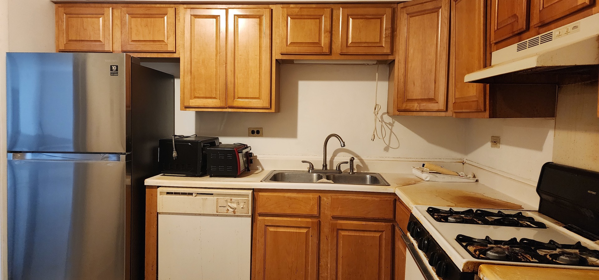 565 MAPLE Street #2, Lisle, IL 60532