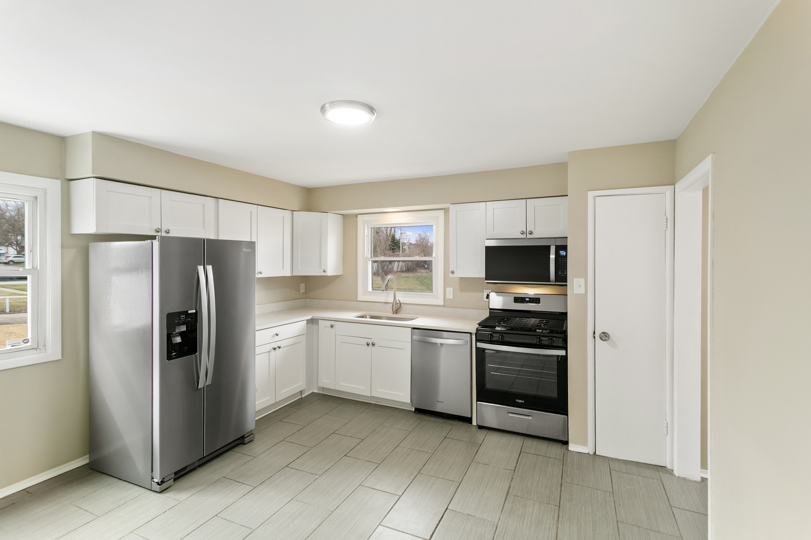 807 Blackhawk Drive, University Park, IL 60484
