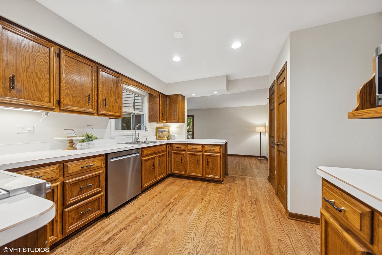 2002 Middleton Drive, Wheaton, IL 60189