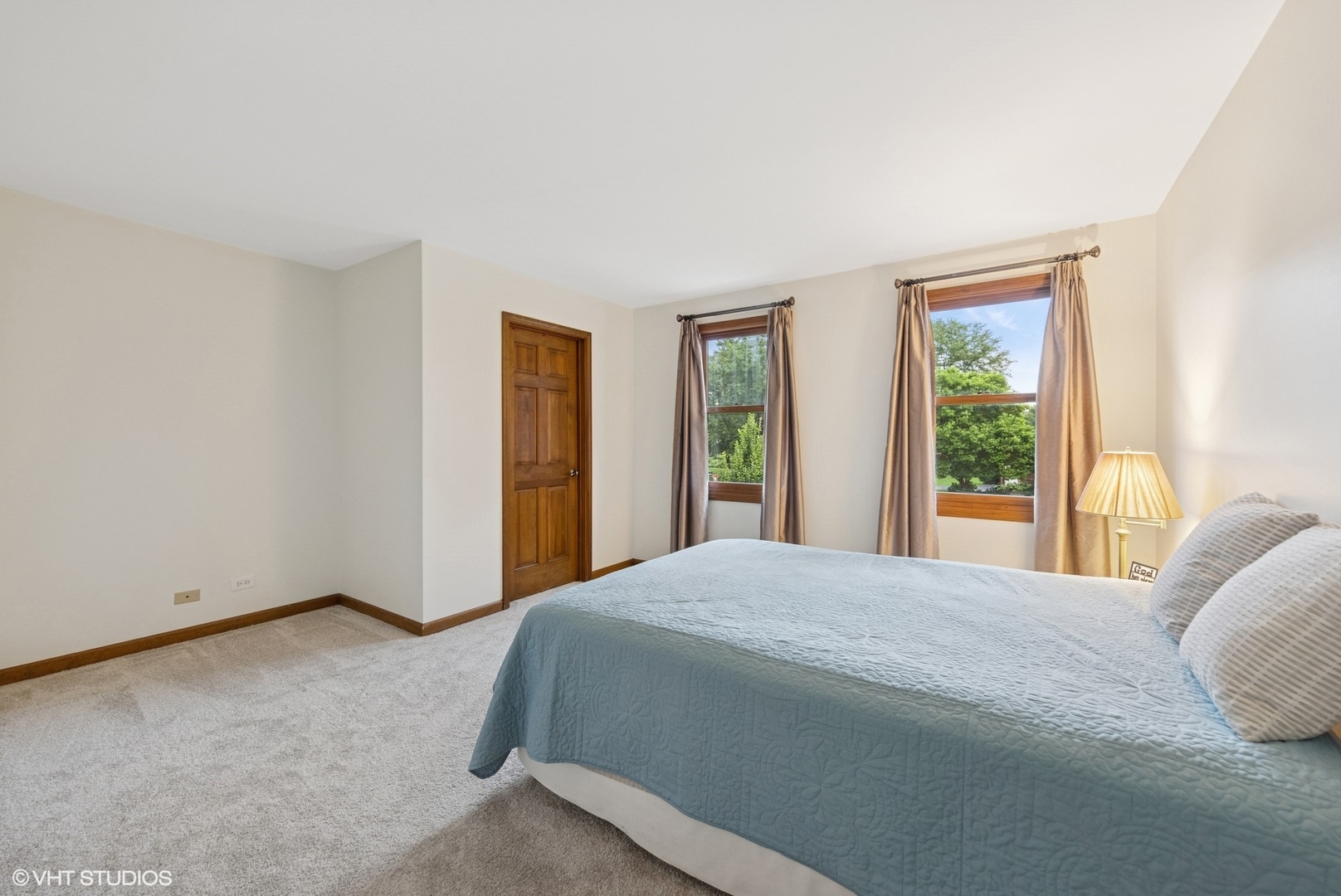 2002 Middleton Drive, Wheaton, IL 60189