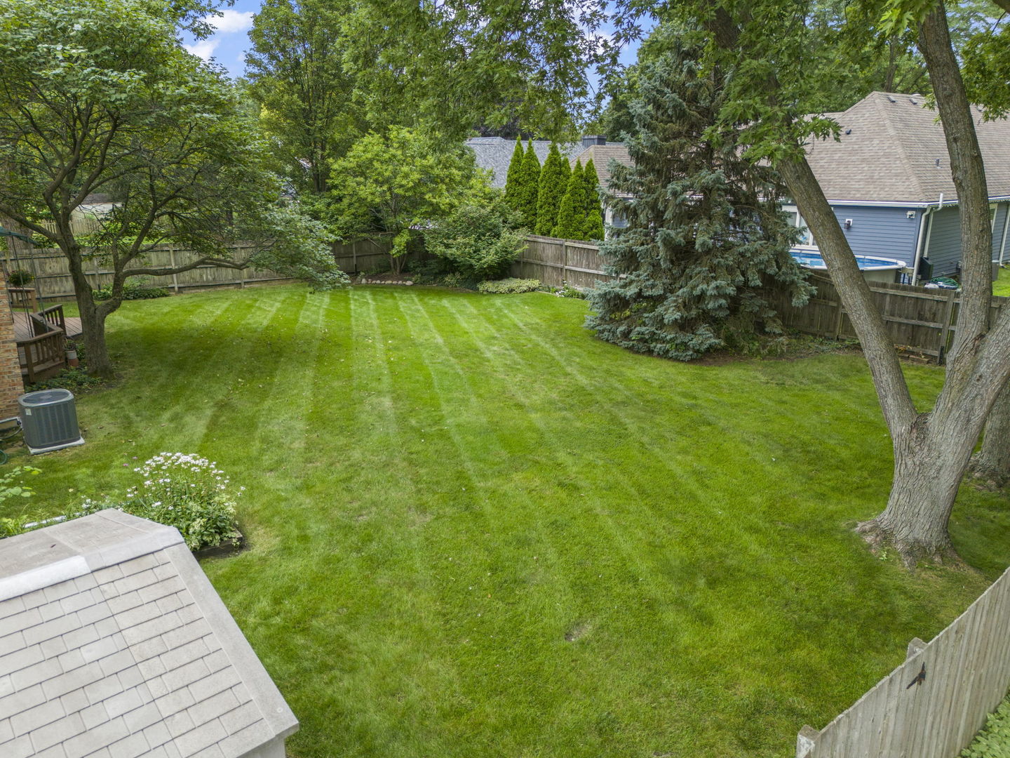2002 Middleton Drive, Wheaton, IL 60189