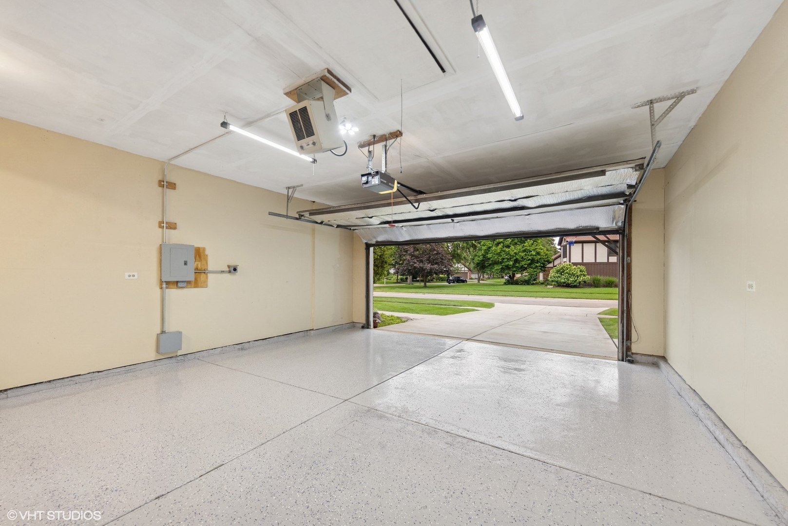 2002 Middleton Drive, Wheaton, IL 60189