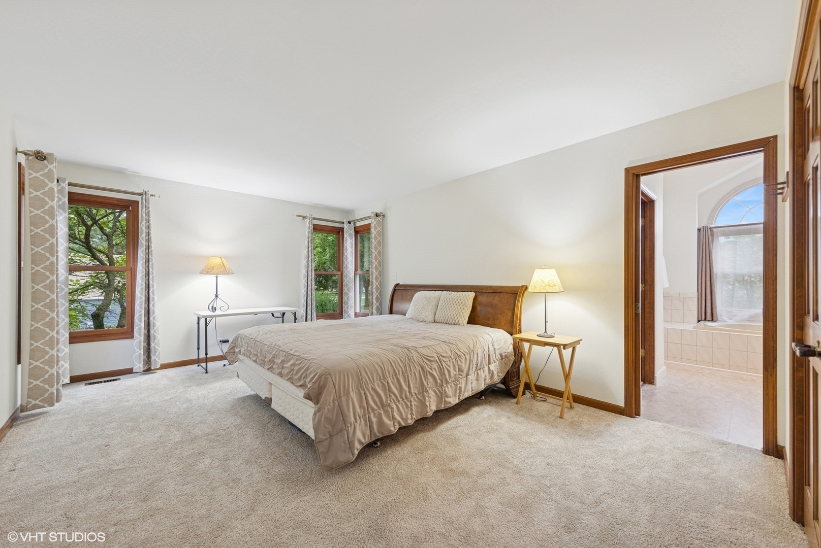 2002 Middleton Drive, Wheaton, IL 60189