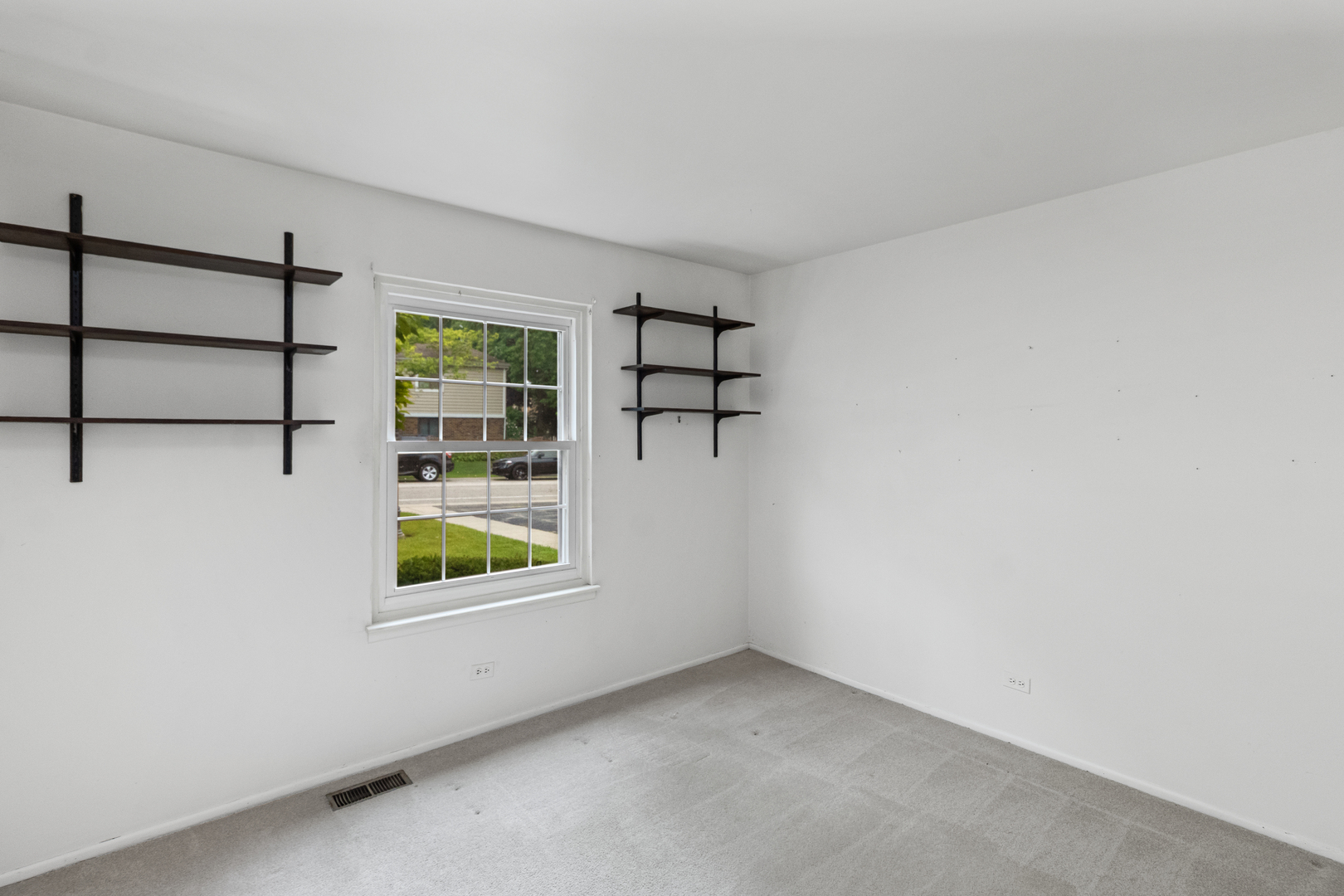 91 Lambert Drive #B1, Schaumburg, IL 60193