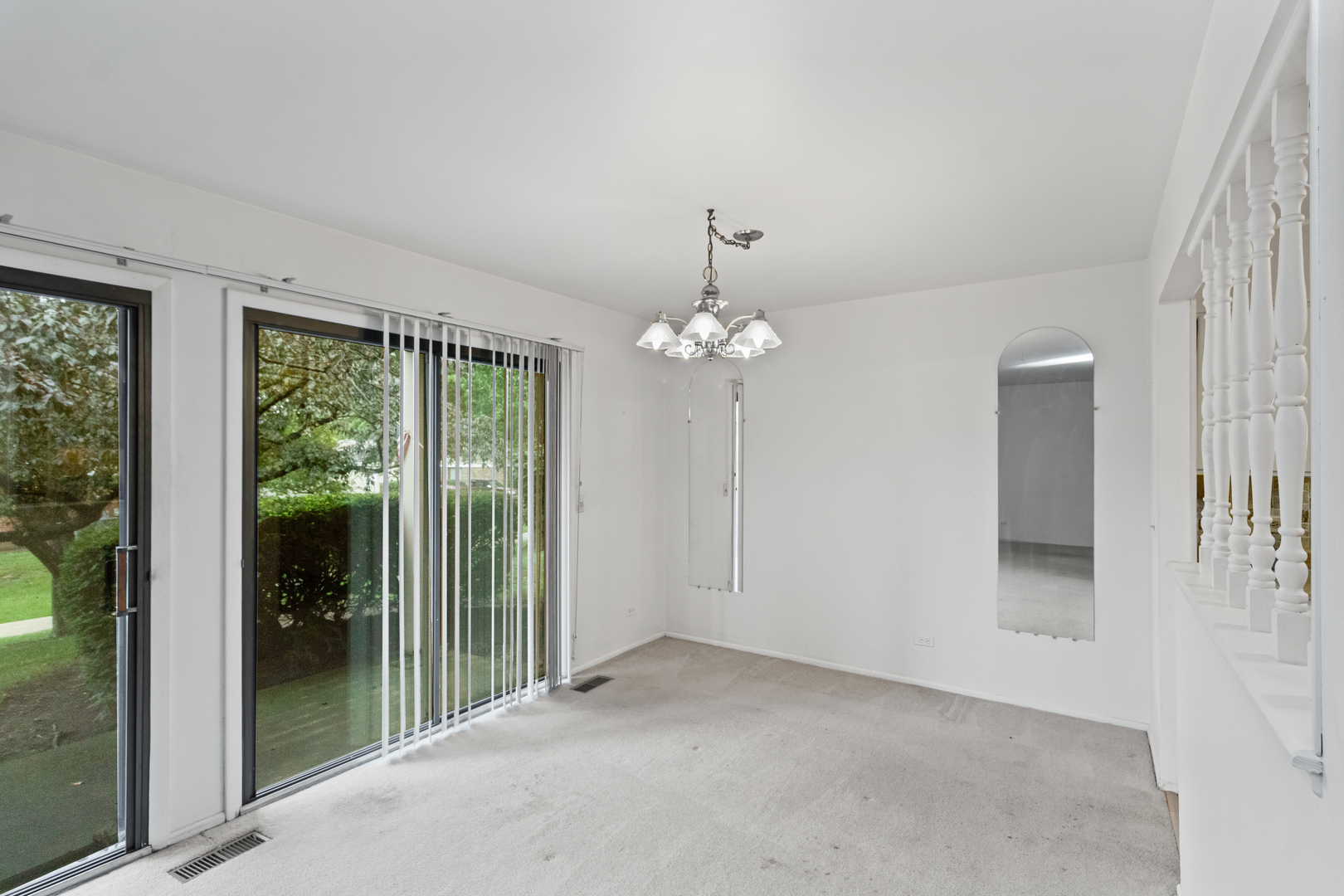 91 Lambert Drive #B1, Schaumburg, IL 60193