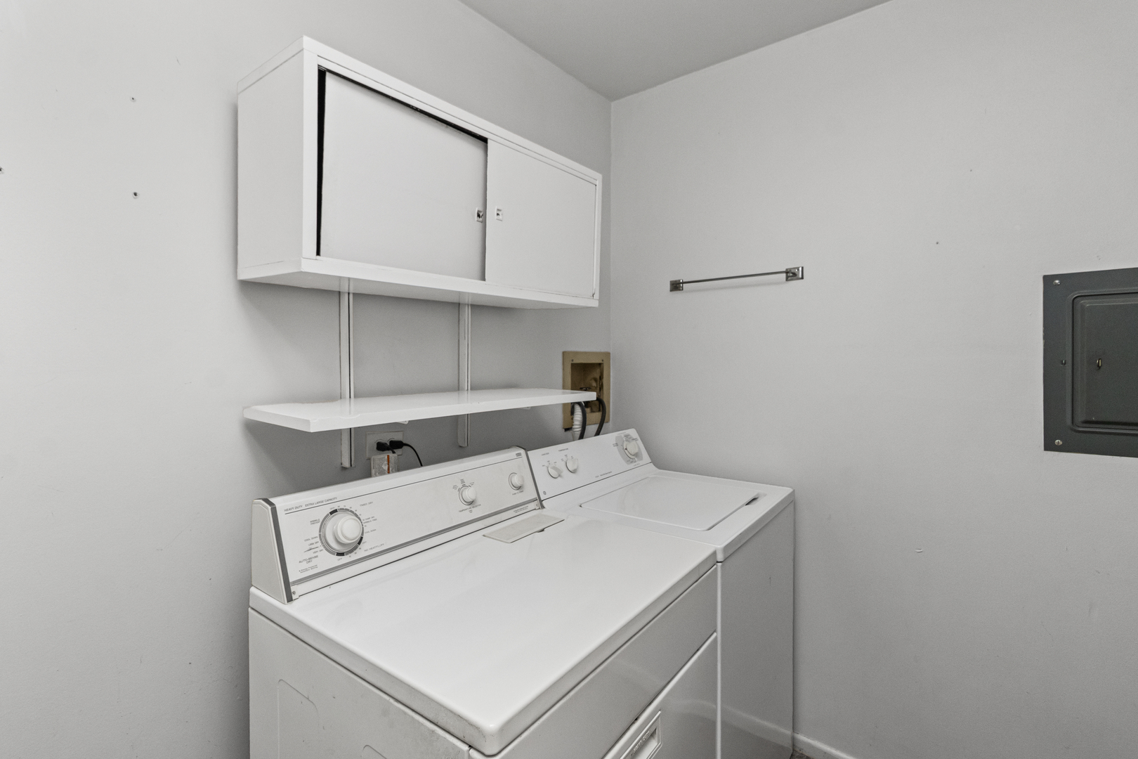 91 Lambert Drive #B1, Schaumburg, IL 60193