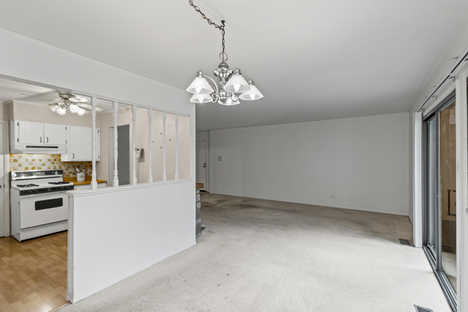91 Lambert Drive #B1, Schaumburg, IL 60193