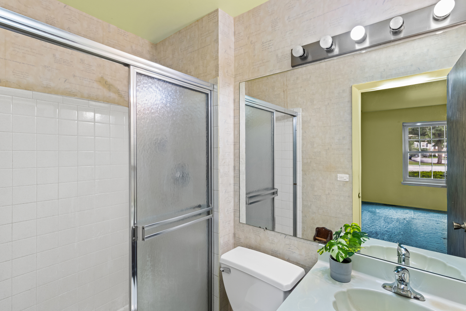 91 Lambert Drive #B1, Schaumburg, IL 60193